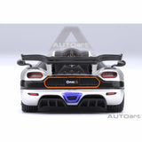 Koenigsegg One : 1 Moon grey/Carbon black/Orange accents 1:64