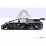 Koenigsegg One : 1 Klarer Kohlefaser/Goldstreifen 1:64