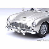 Aston Martin DB5 "Goldfinger" Silber 1:18