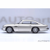 Aston Martin DB5 "Goldfinger" Silber 1:18