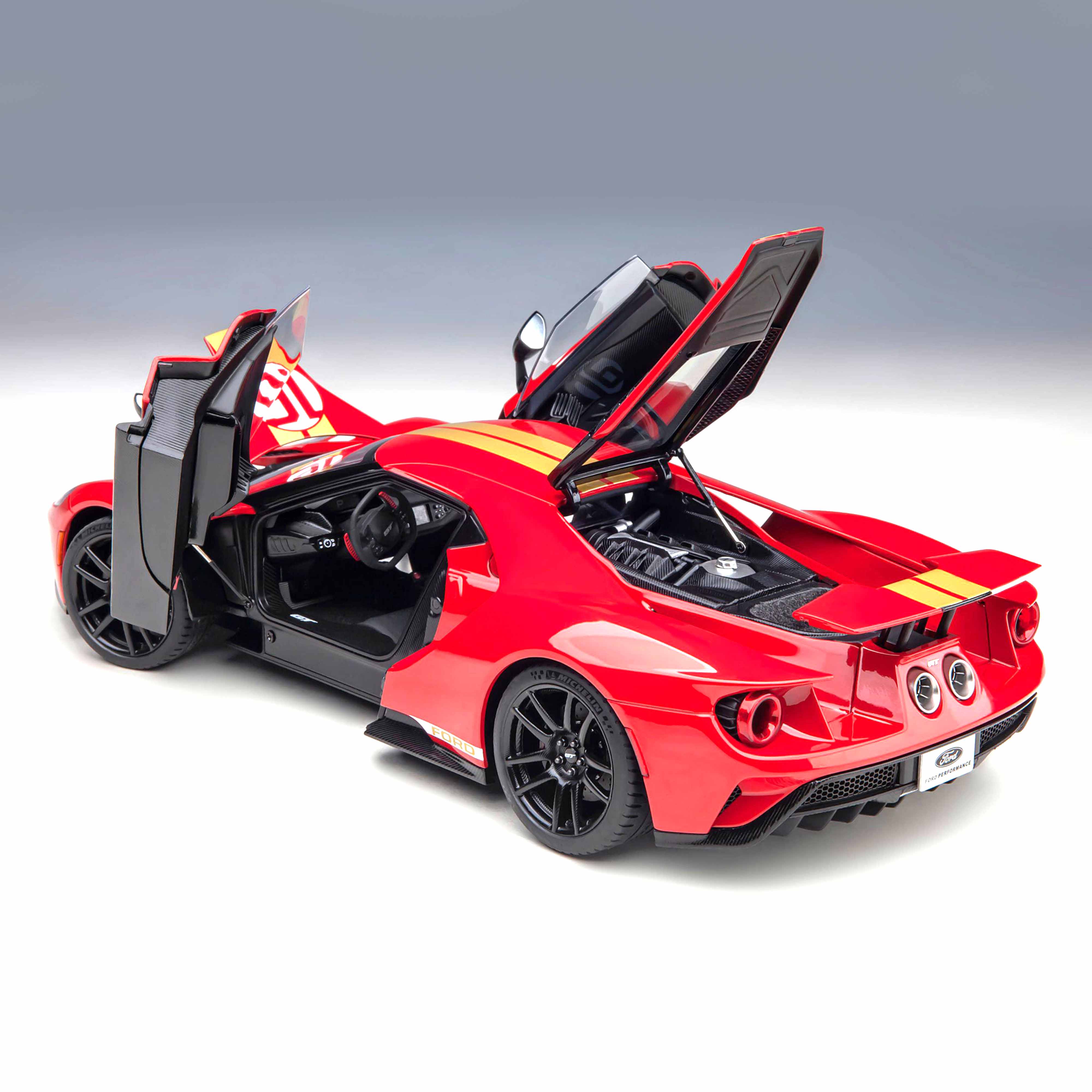 Ford GT 2022 Alan Mann Heritage Edition 1:18