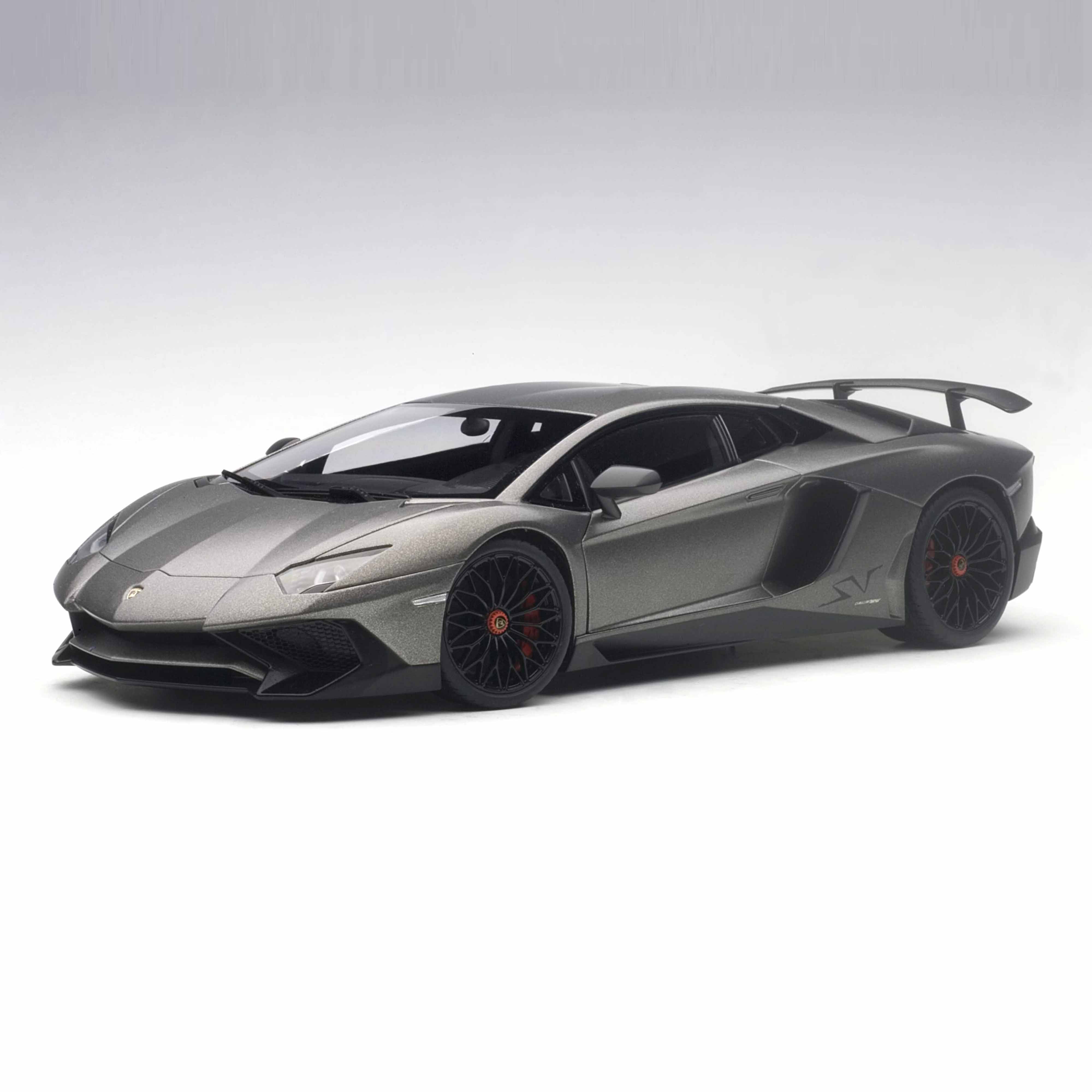 Lamborghini Aventador LP750-4 SV 2015 Titangrau/Mattgrau 1:18