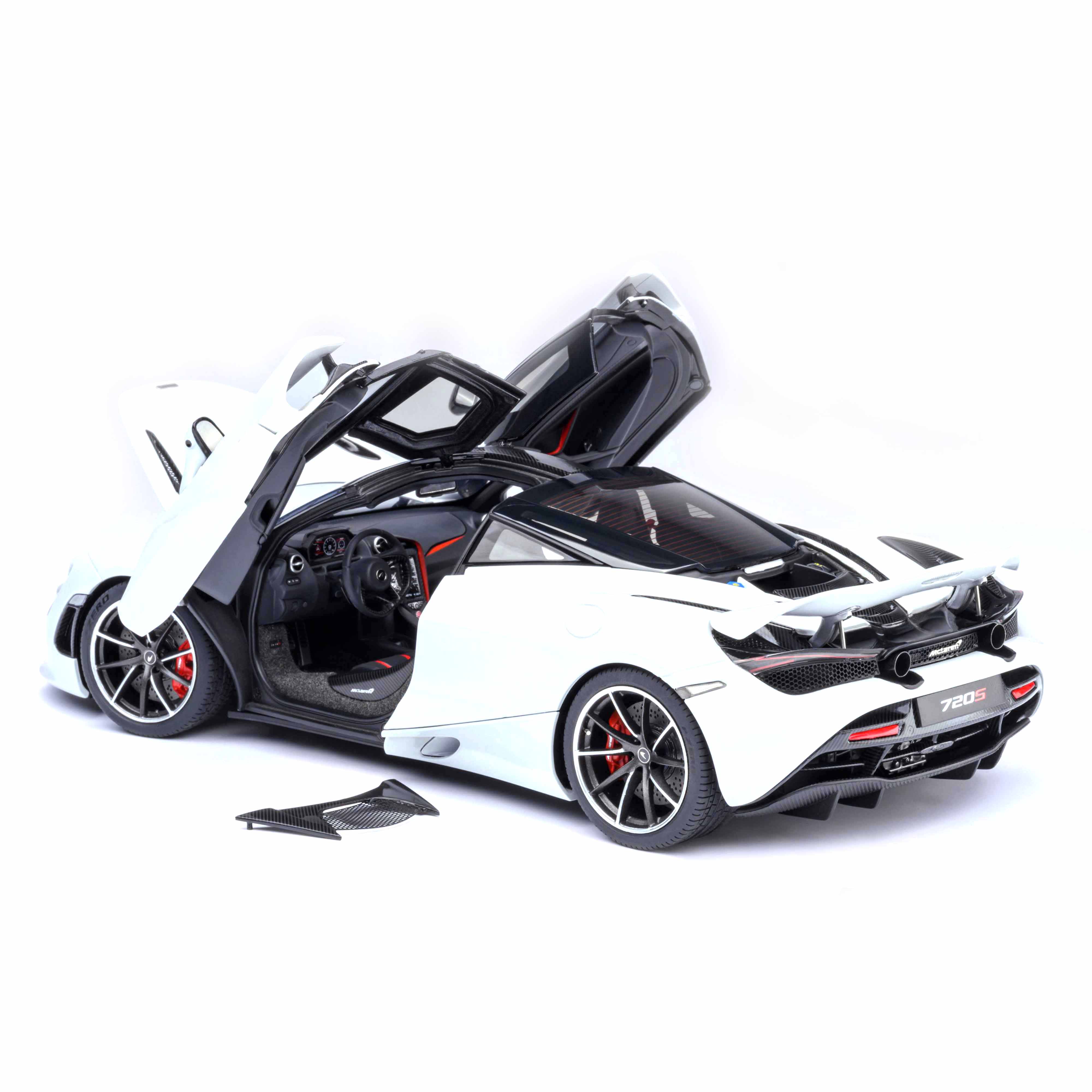 McLaren 720S Silica White 2017 1:18