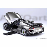 Porsche 918 Spyder Weissach Paket Flüssigmetall Silber 1:18