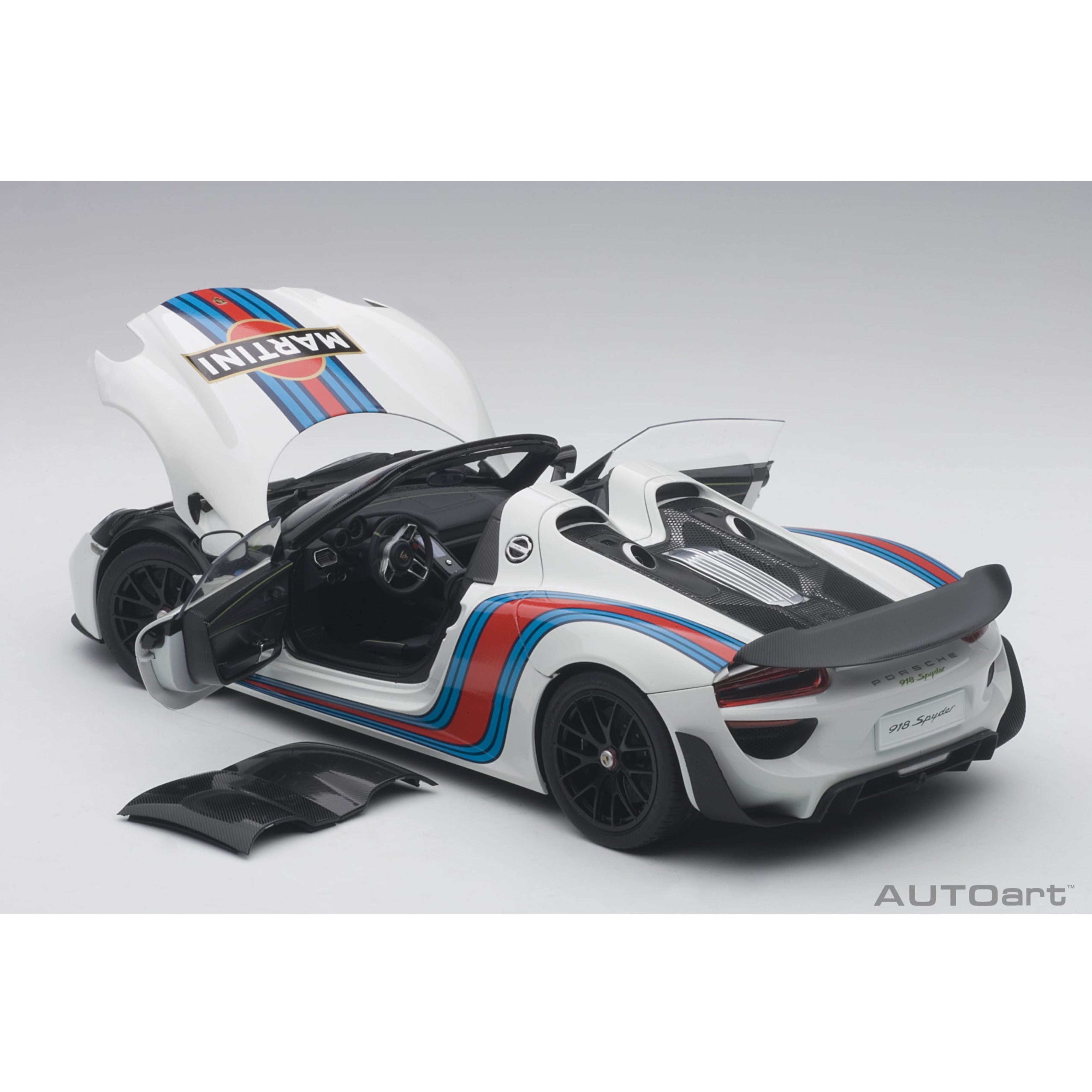 Porsche 918 Spyder 2013 White with Martini Logo 1:18