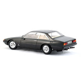 Ferrari 365 GT4 2+2 1972 schwarz mit cremefarbenem Interieur 1:18