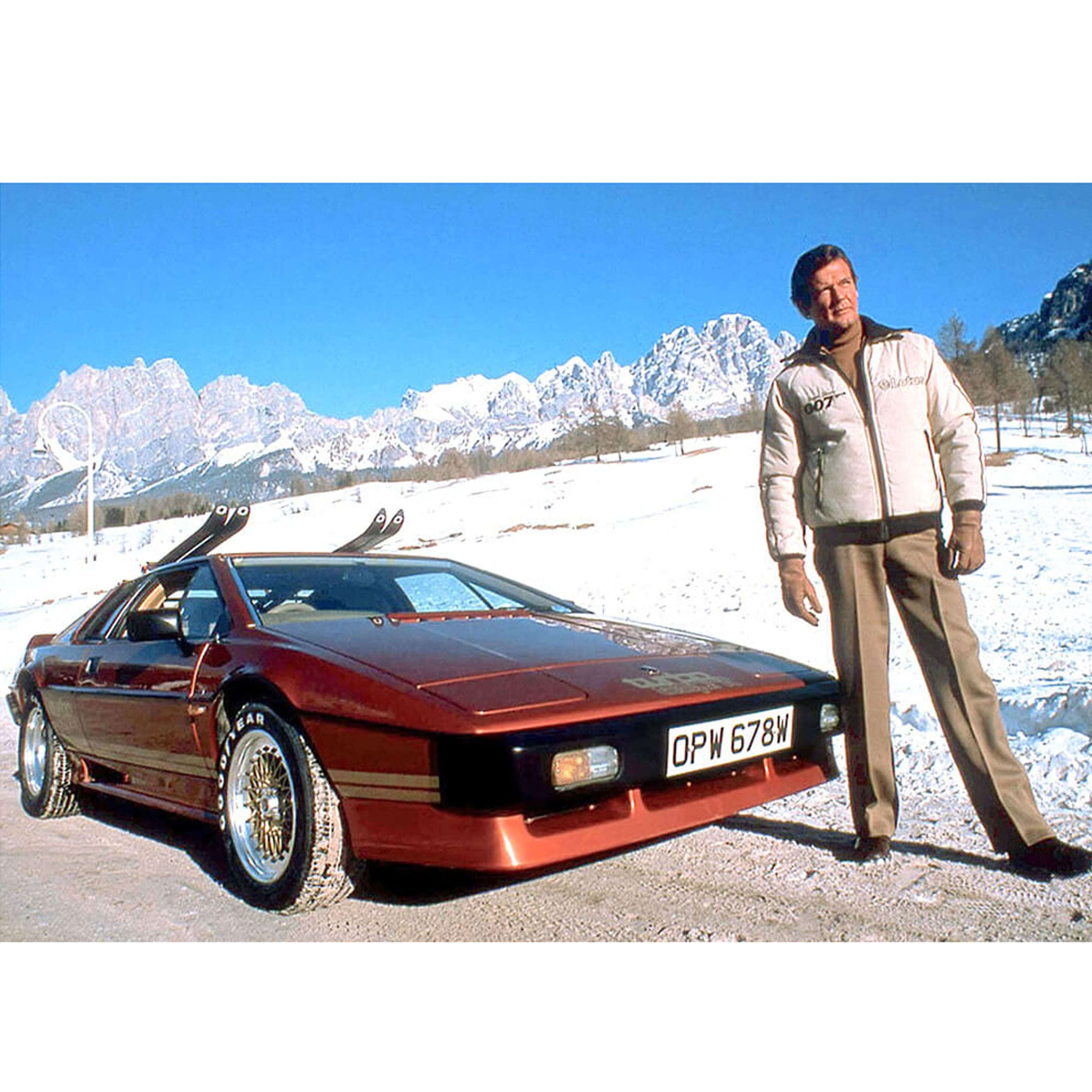 Lotus Esprit Turbo James Bond Edition with Ski 1981 Red 1:18